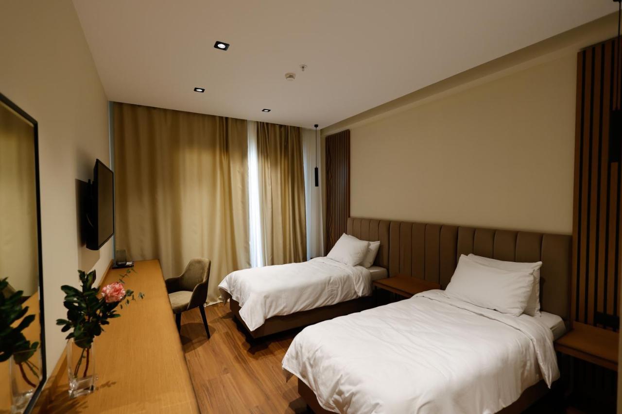 Valza Boutique Hotel Вльора Екстер'єр фото