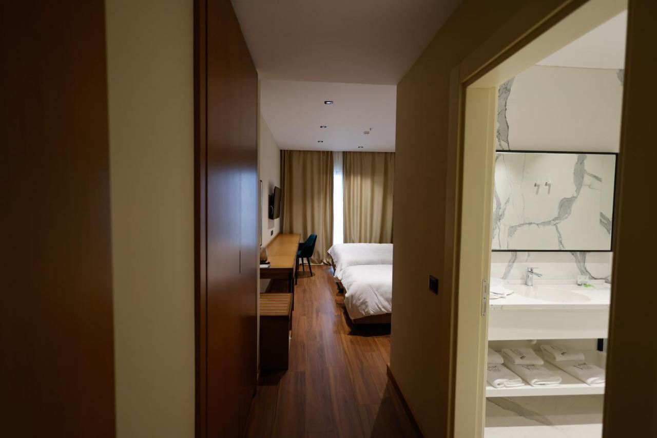Valza Boutique Hotel Вльора Екстер'єр фото