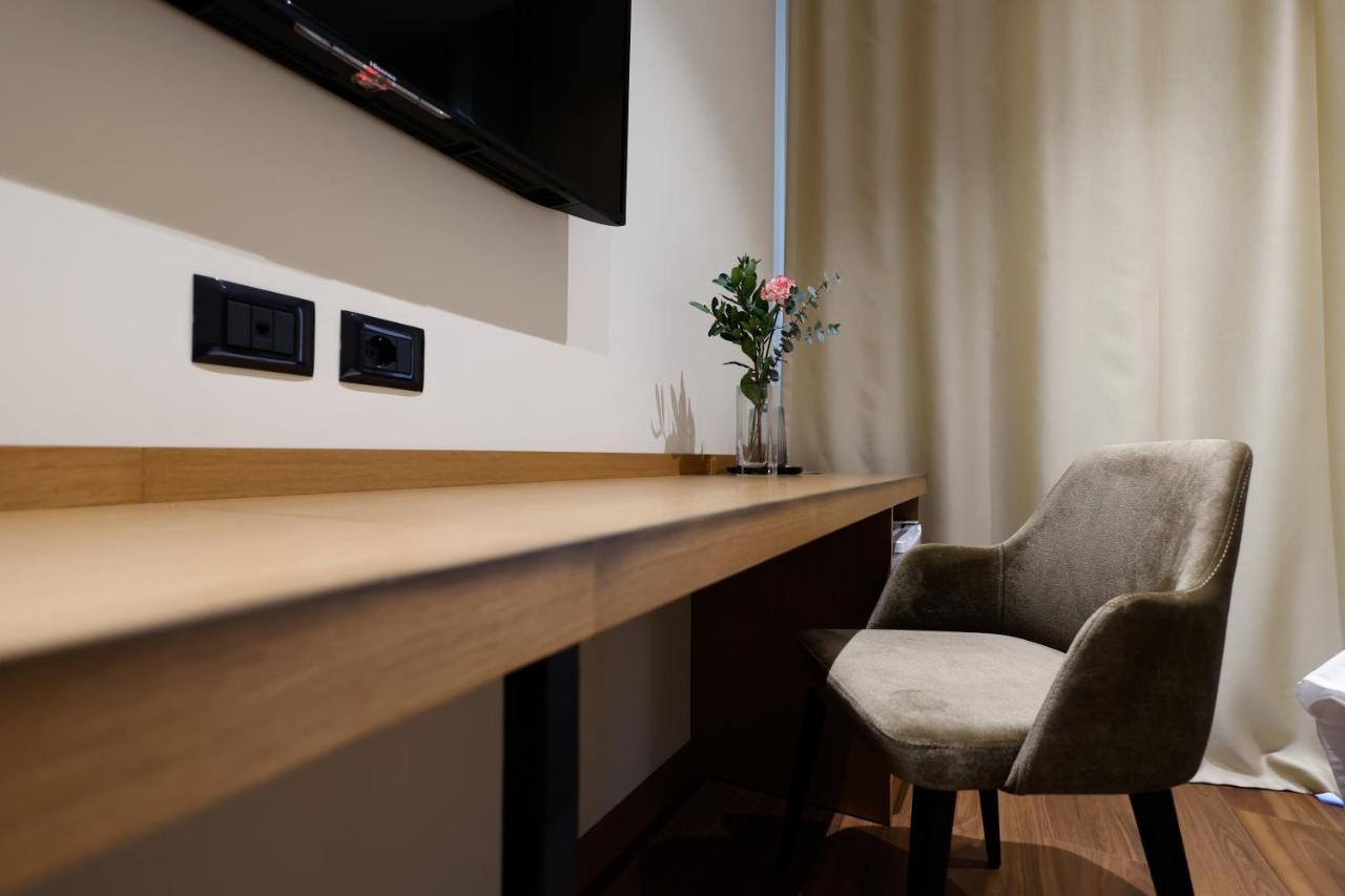 Valza Boutique Hotel Вльора Екстер'єр фото