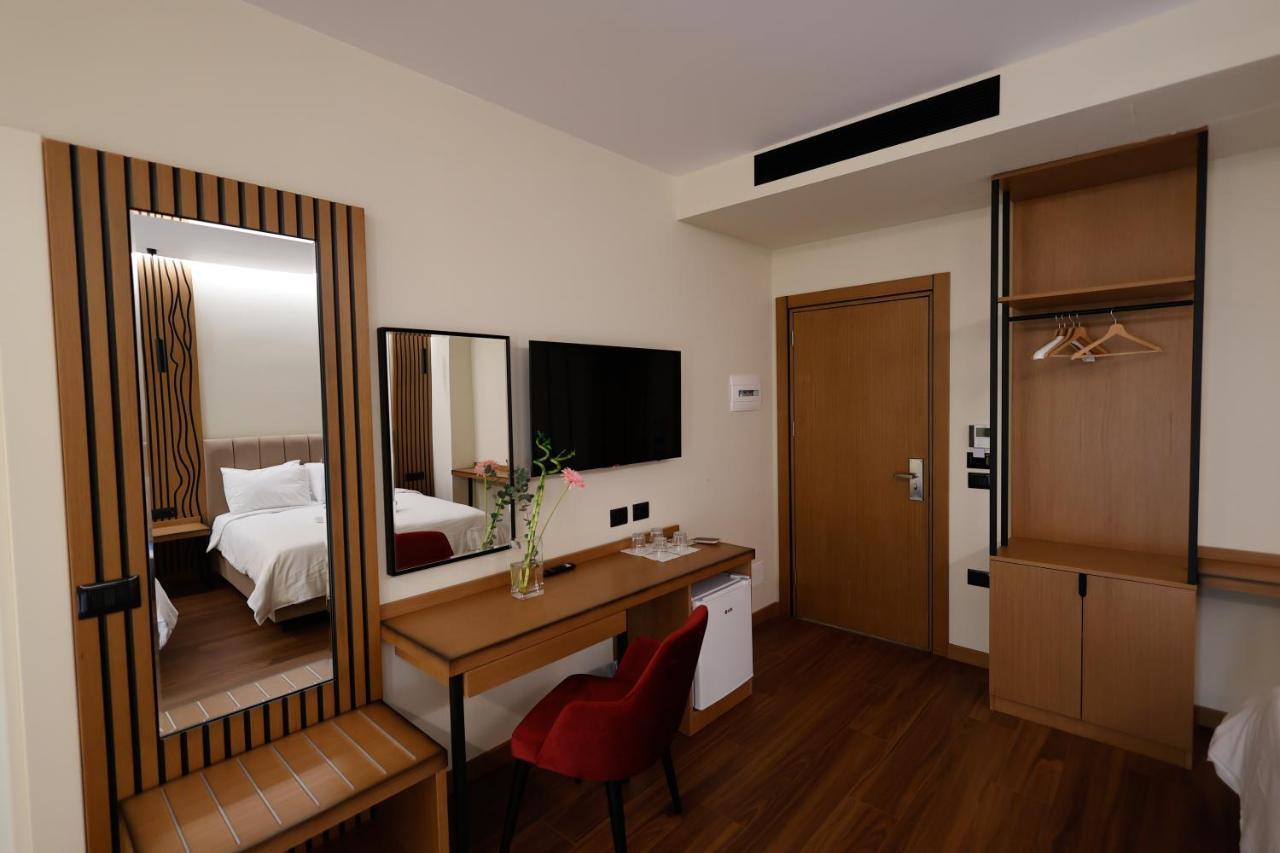 Valza Boutique Hotel Вльора Екстер'єр фото