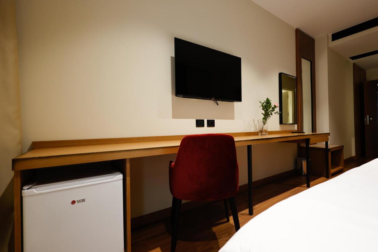Valza Boutique Hotel Вльора Екстер'єр фото
