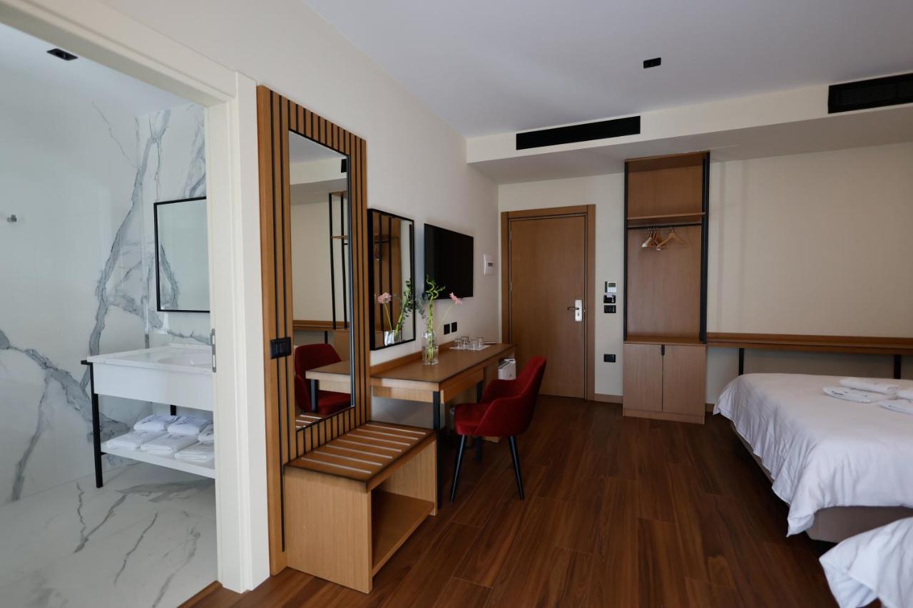 Valza Boutique Hotel Вльора Екстер'єр фото