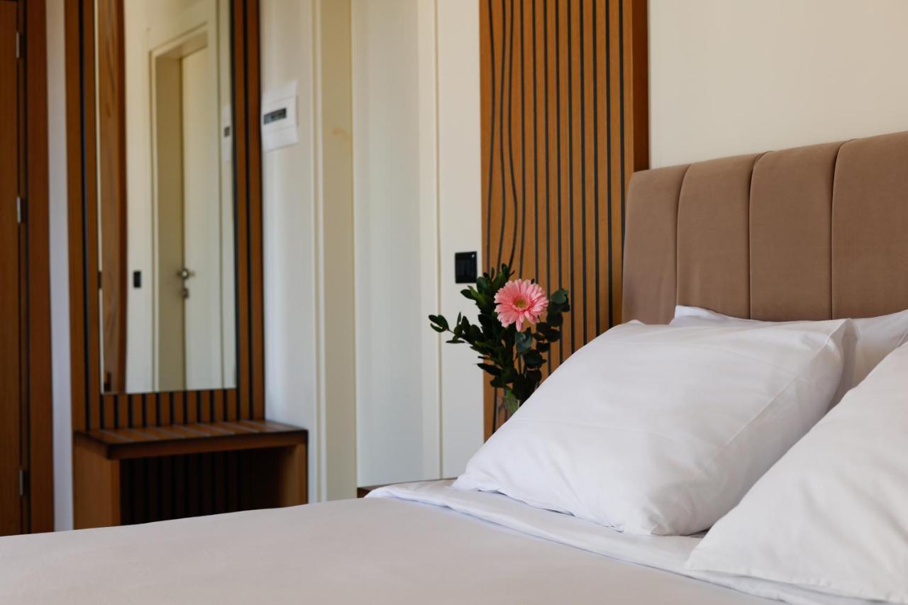 Valza Boutique Hotel Вльора Екстер'єр фото