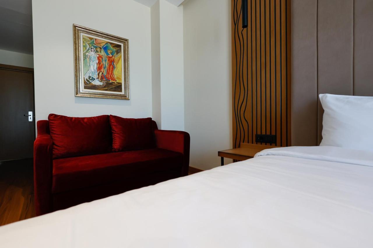 Valza Boutique Hotel Вльора Екстер'єр фото