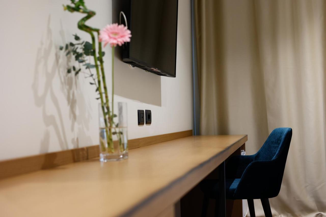 Valza Boutique Hotel Вльора Екстер'єр фото