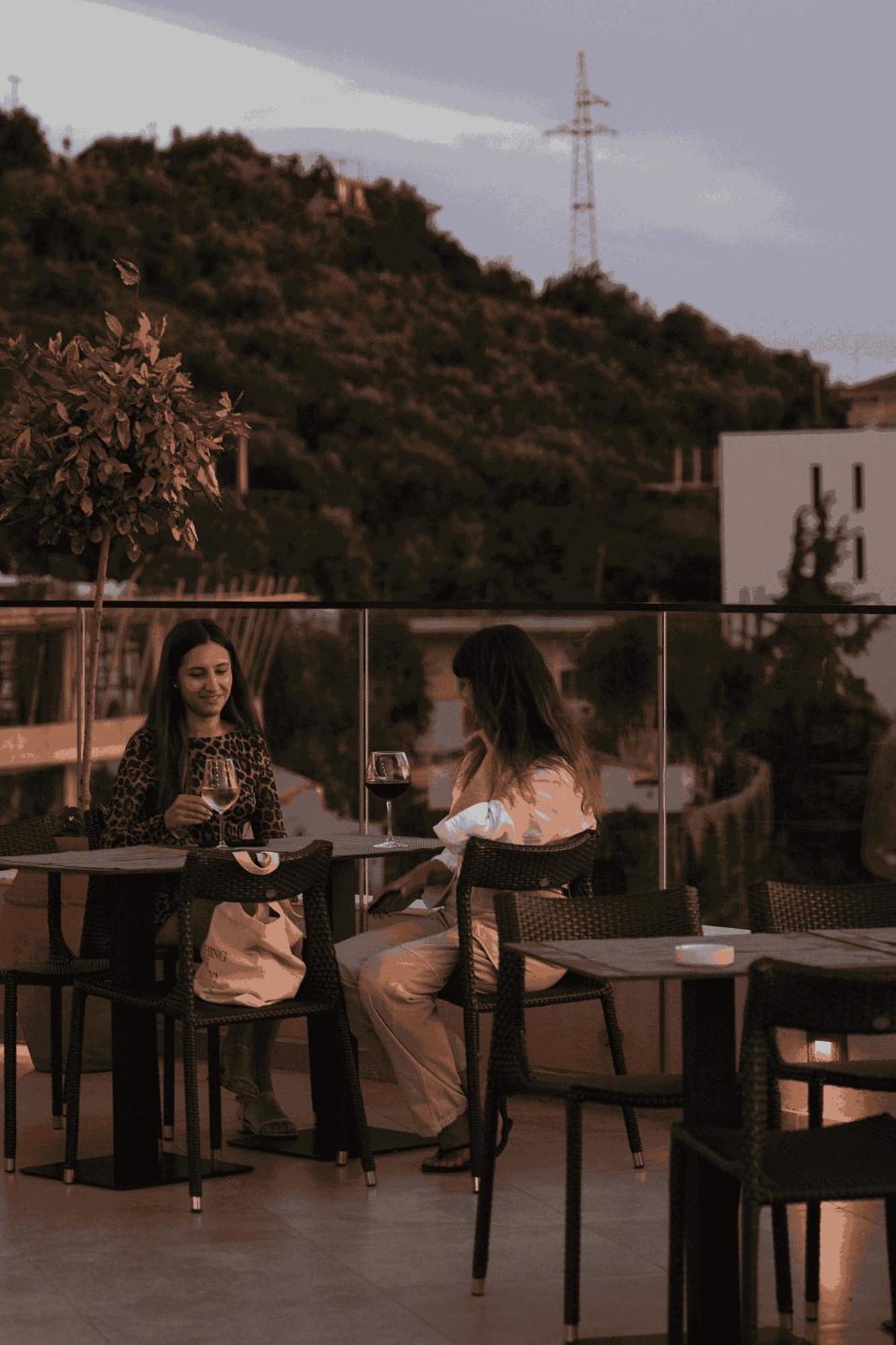 Valza Boutique Hotel Вльора Екстер'єр фото